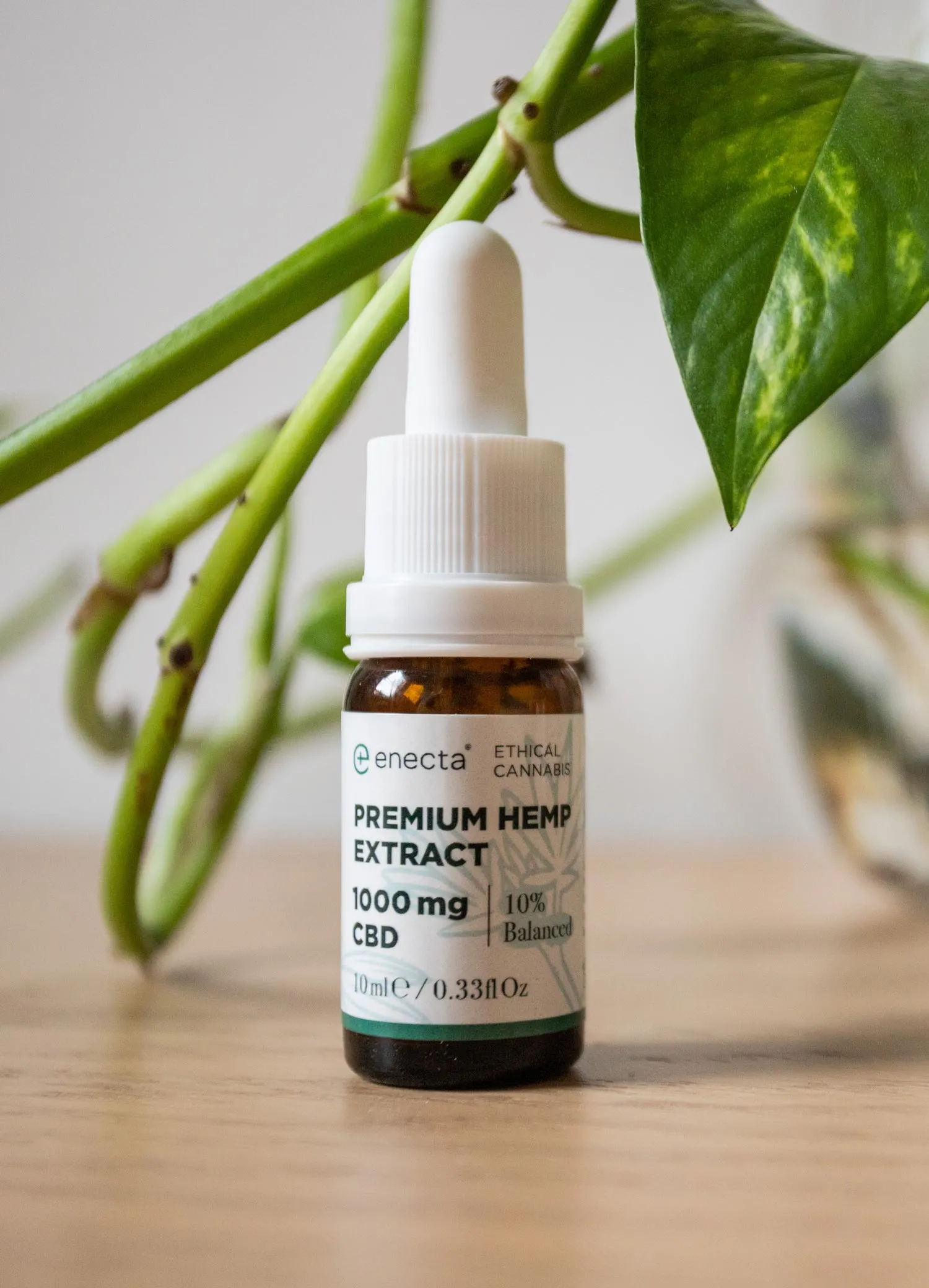Huile CBD Premium Hemp Extract 10% 10ml Enecta background